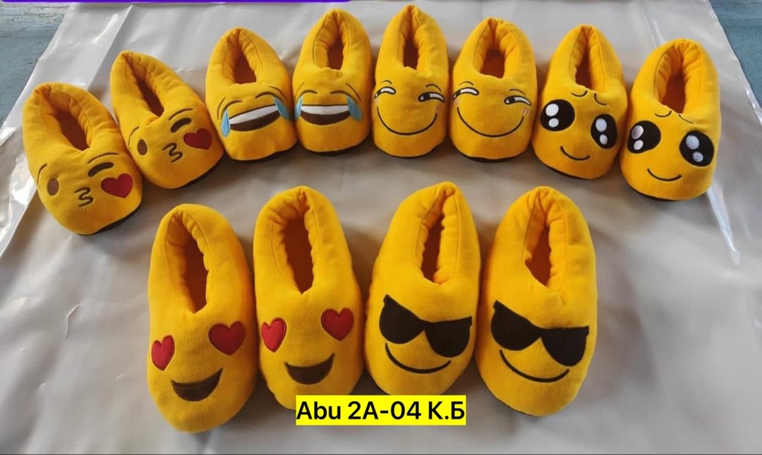 милые тапочки,домашние тапочки,тапочки смайлики,тапочки в виде эмоджи,плюшевые тапочки