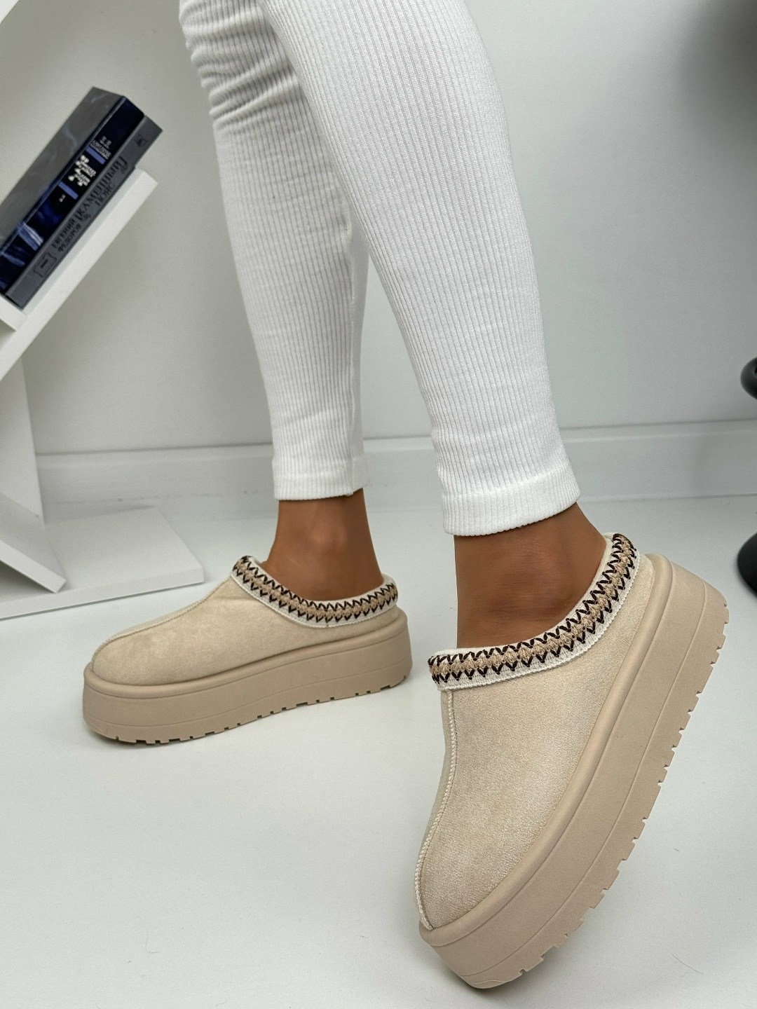 ,тапочки модные,угги женские,женская ,ugg slipper