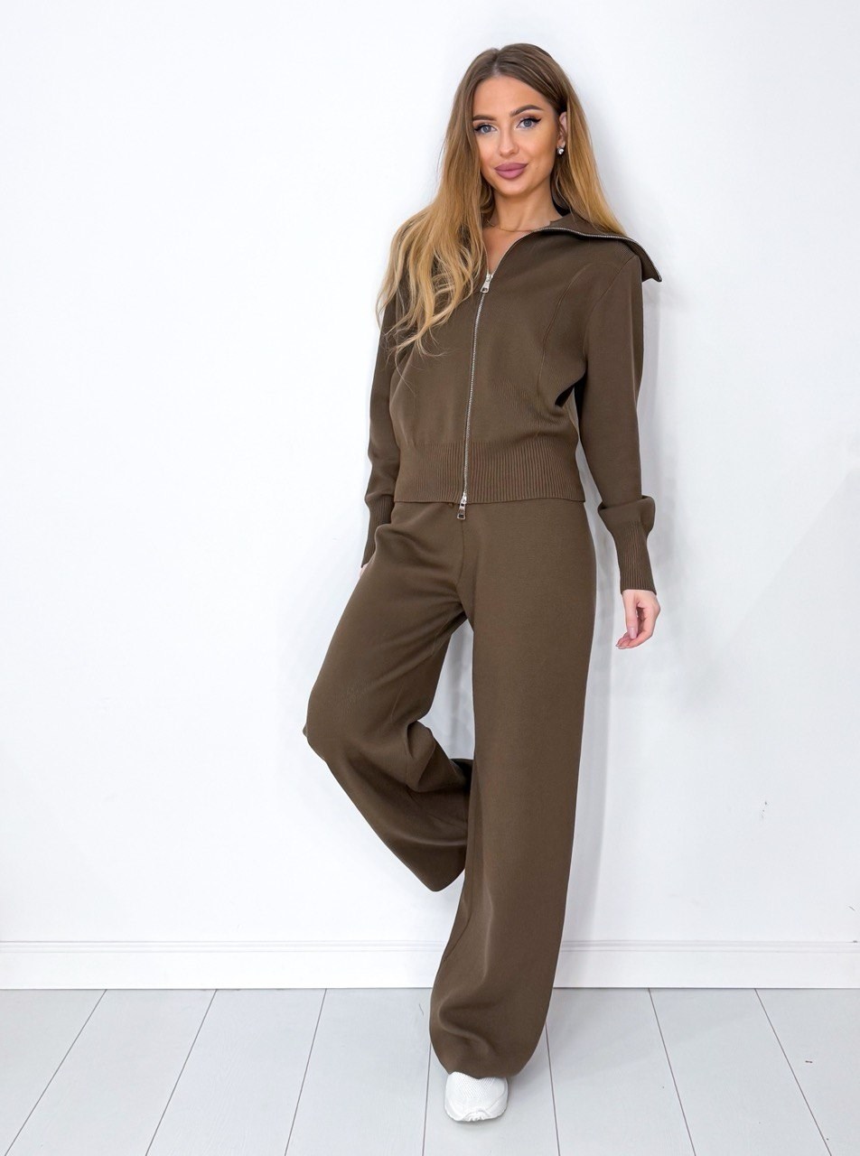 трикотажные костюмы,спортивные костюм,костюмы двойки,женские спортивные костюмы,штаны и кофта