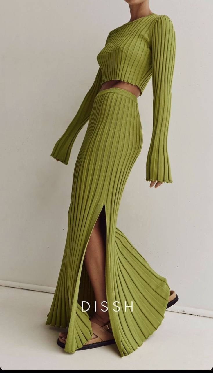 трикотажные костюмы с юбкой,костюмы комплекты,вязанное платье,стильные наряды,вязаная юбка