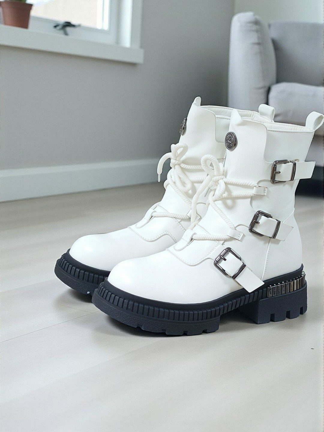 ,женские ботинки,модные ботинки,женская ,ботинки