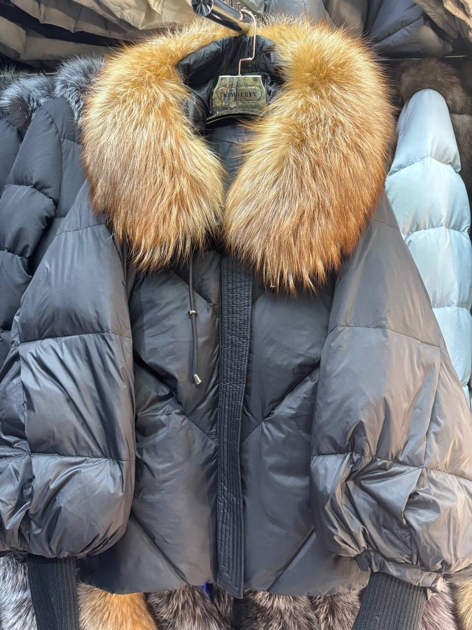 женские пуховики,пуховики с натуральным мехом,куртка пуховик с натуральным мехом,зимняя куртка пуховик,пуховик