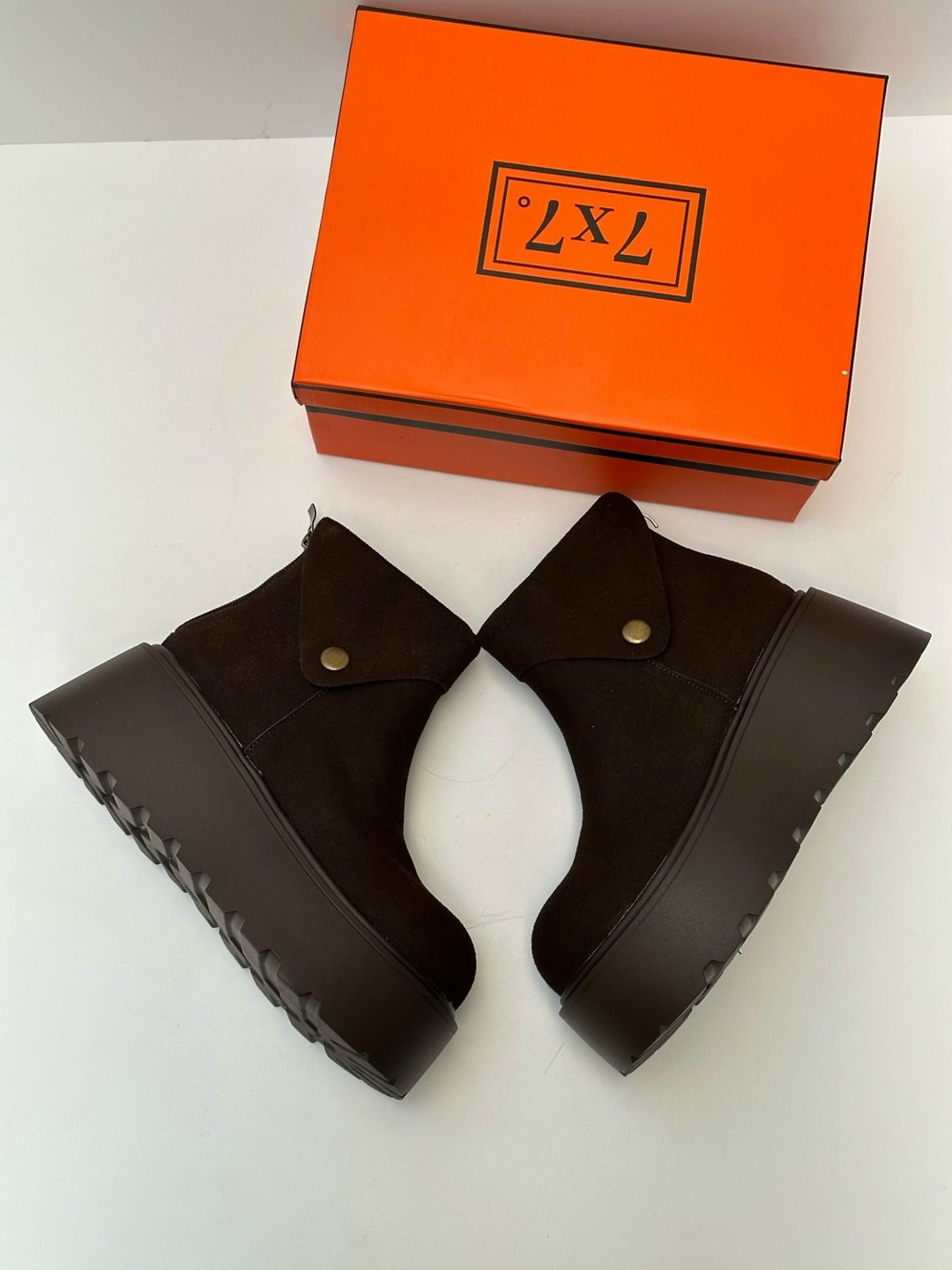 , женская,ботинки замшевые,модные ботинки,закрытая