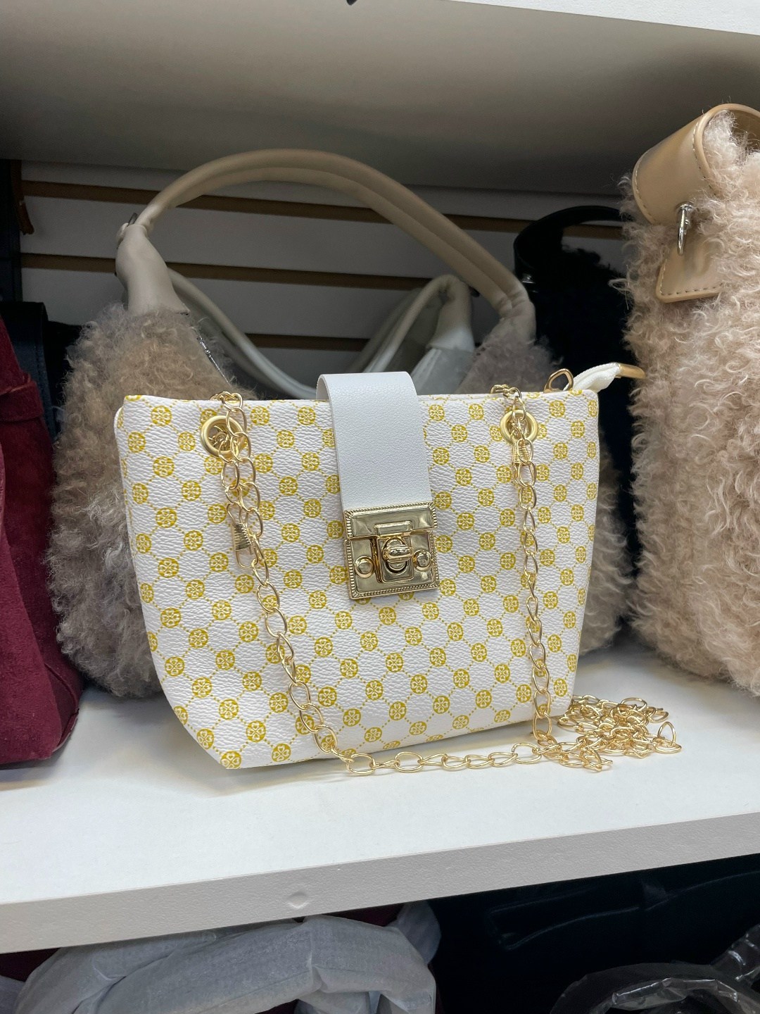 стильная мини сумка,сумка на цепочке через плечо,сумка на цепочке,сумка на цепочке женская,мини сумка