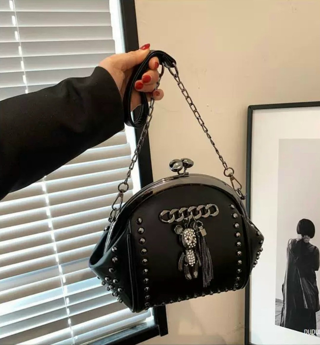 сумка женская с клепками,сумка эко кожа,сумка,сумочка,модная сумка