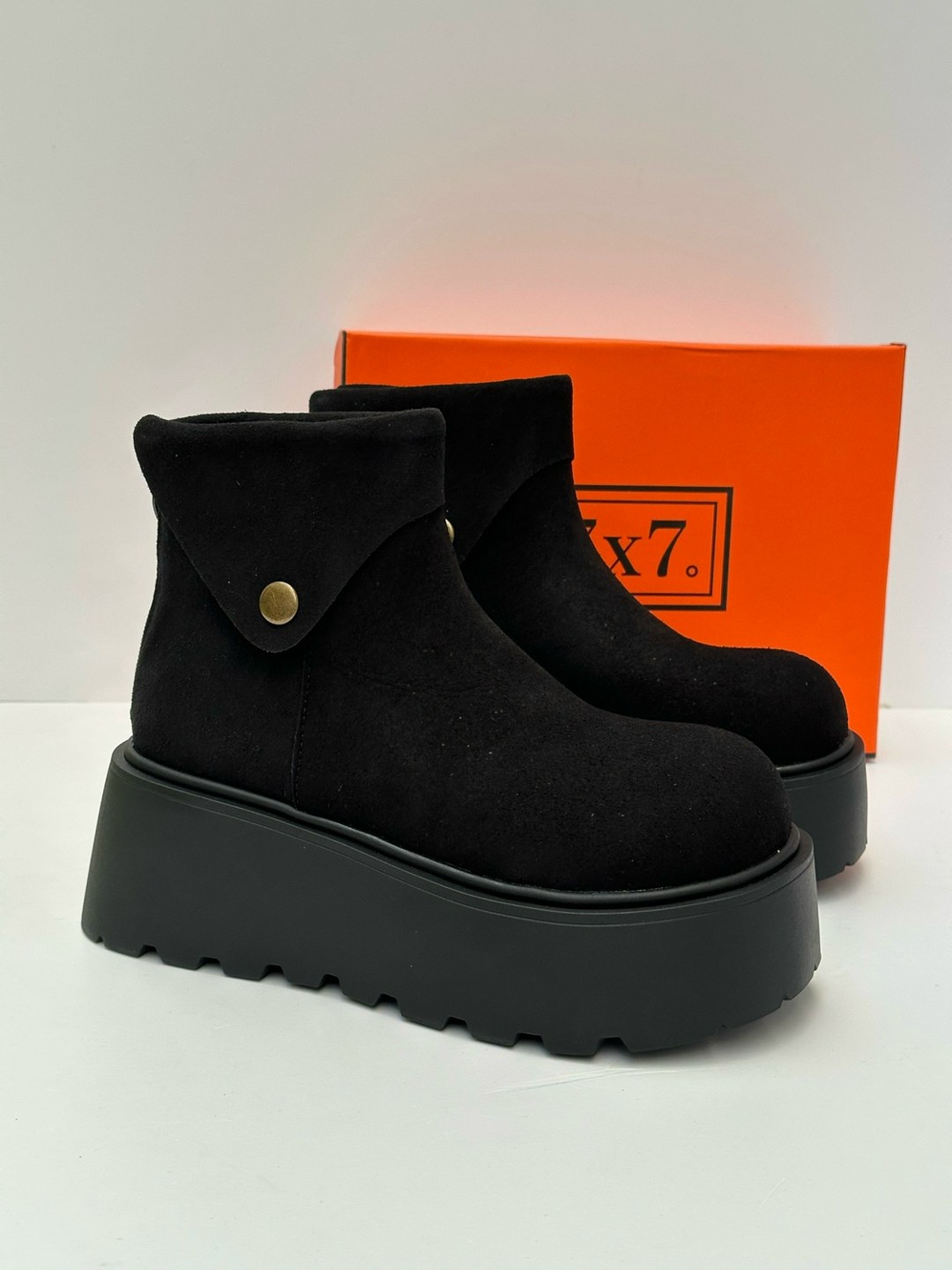 , женская,ботинки замшевые,модные ботинки,закрытая