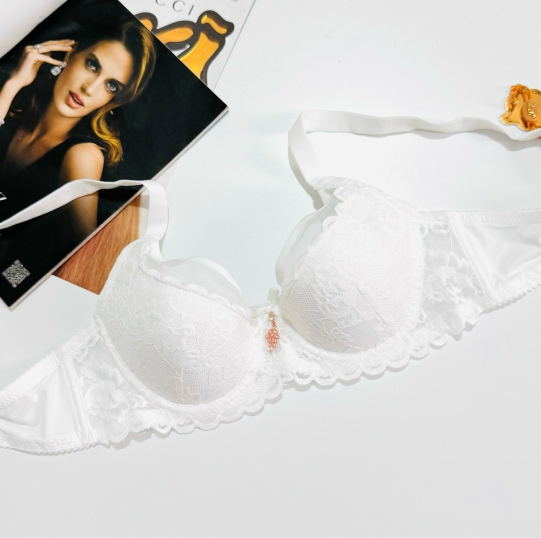 бюстгальтер с кружевами,бежевый бюстгальтер,бюстгальтер молочный,бюстгальтер женские,бюстгальтер классика