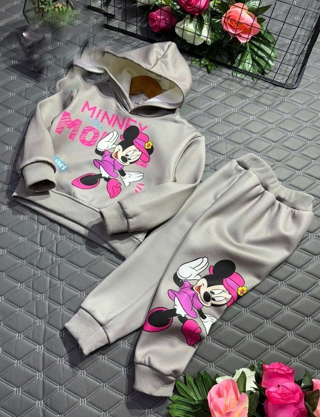 спортивные костюмы для девочек,детские костюмы,одежда для девочек,костюм на флисе,минни маус в спортивном костюме