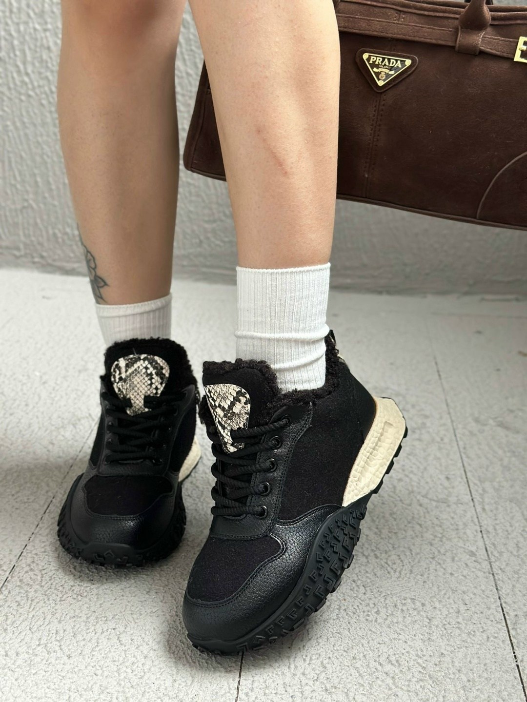 ,женские кроссовки,зимние кроссовки женские,модные кроссовки,кроссовки удобные