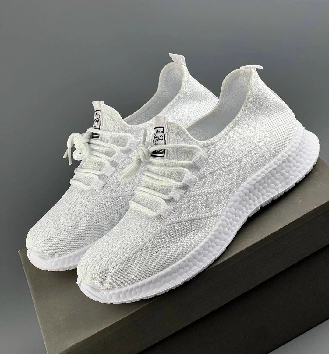 кроссовки женскиe,кроссовки модные,кроссовки,белые кроссовки,спортивная