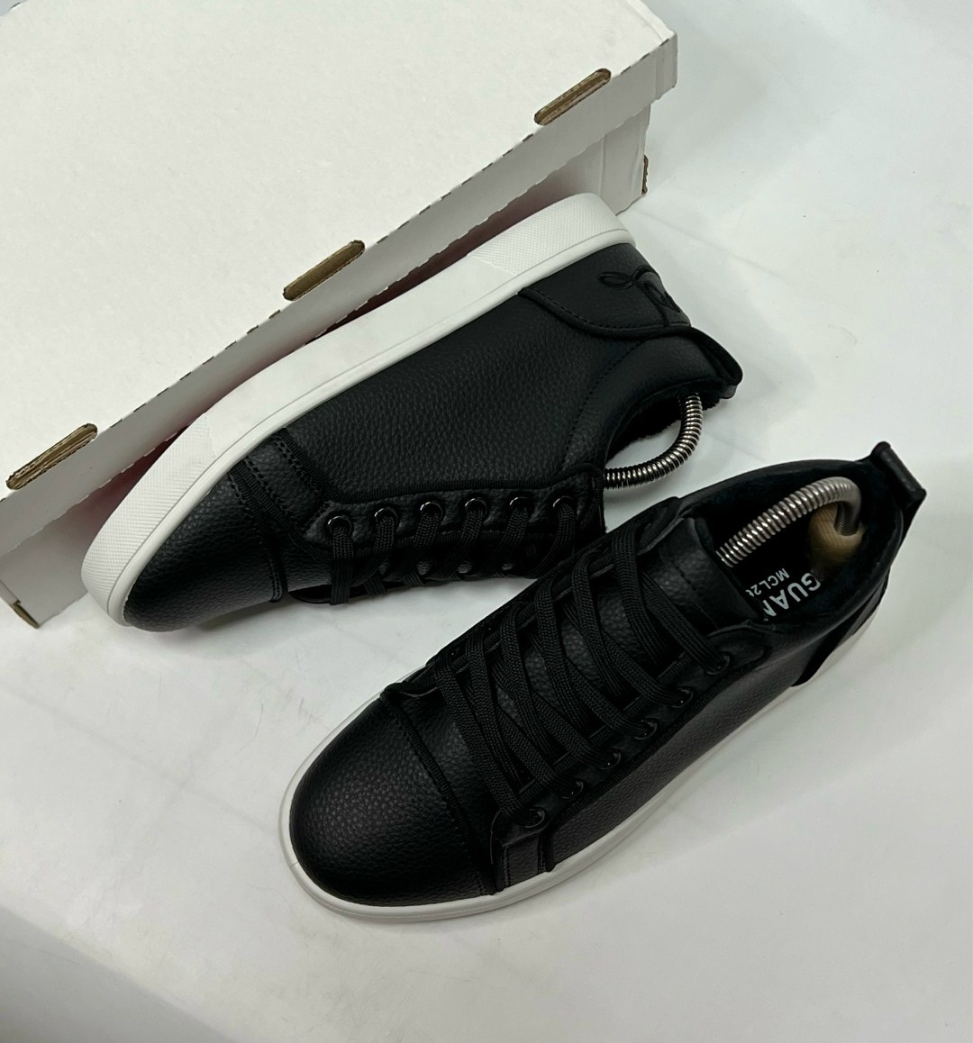 ,кожаные кроссовки,кожаные кеды,кеды прада мужские,низкие кроссовки