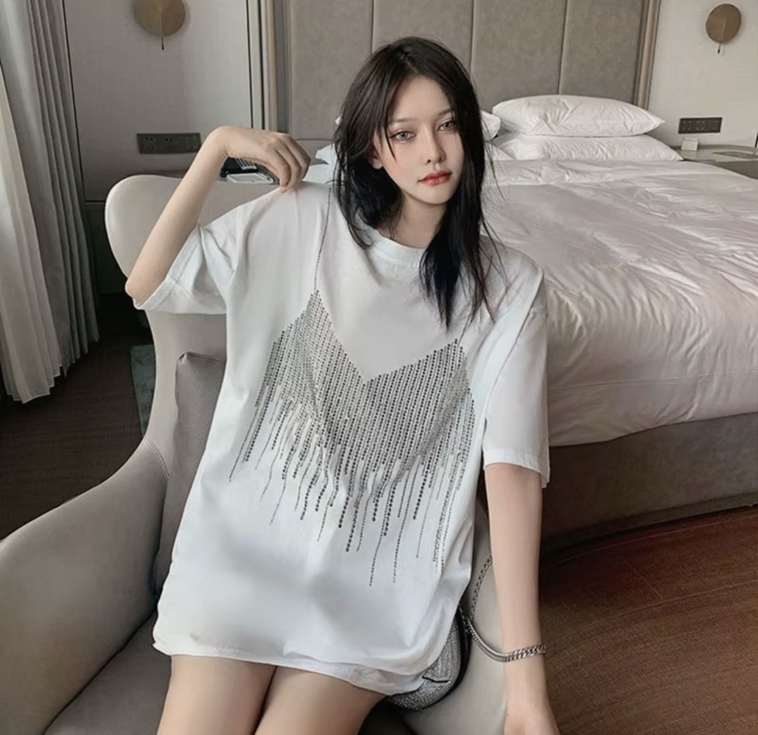 футболки женские модные,футболка женская со стразами,женская футболка оверсайз со стразами,футболка оверсайз со стразам,женская свободная футболка