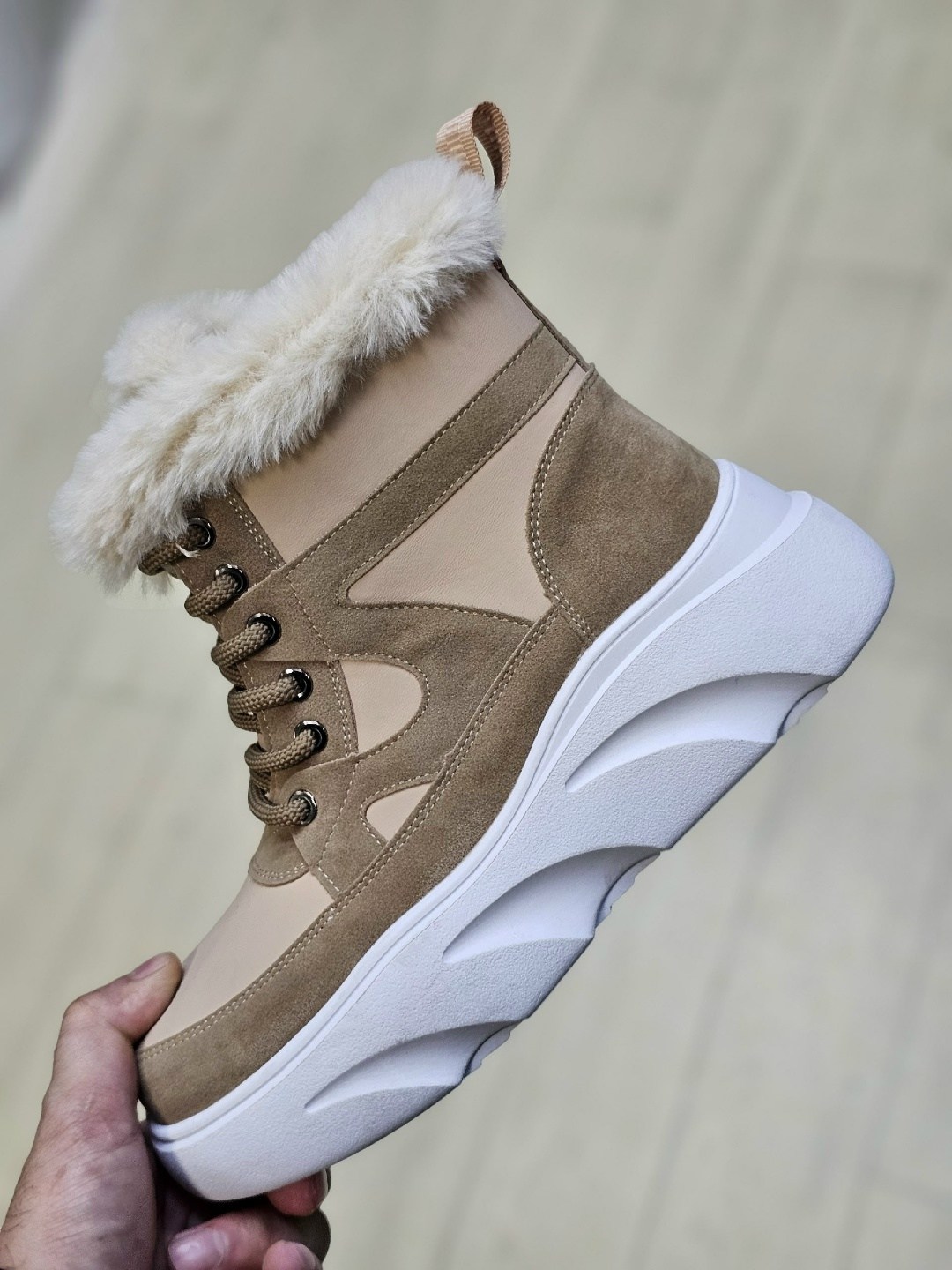 ,зимняя женская ,женские зимние кроссовки,кроссовки женские зимние с мехом,зимние женские ботинки