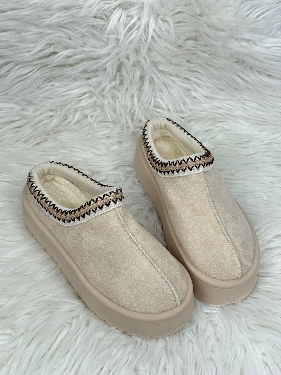 ,тапочки модные,угги женские,женская ,ugg slipper