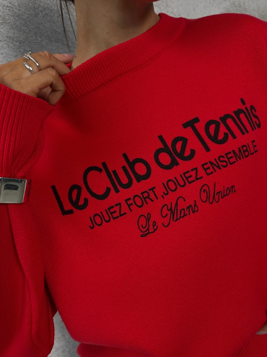 классический свитшот,свитшот женская,трикотажный свитшот,яркий свитшот,красный свитшот