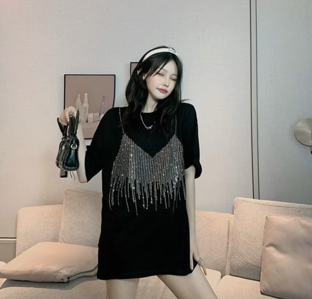 футболки женские модные,футболка женская со стразами,женская футболка оверсайз со стразами,футболка оверсайз со стразам,женская свободная футболка