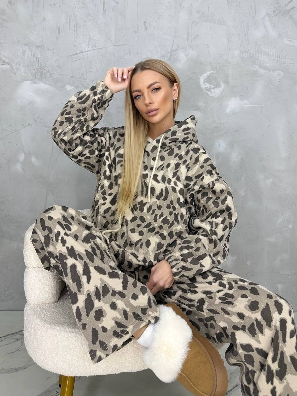 леопардовые костюмы,костюм с принтом,костюм леопард,костюмы брючные,костюм на флисе