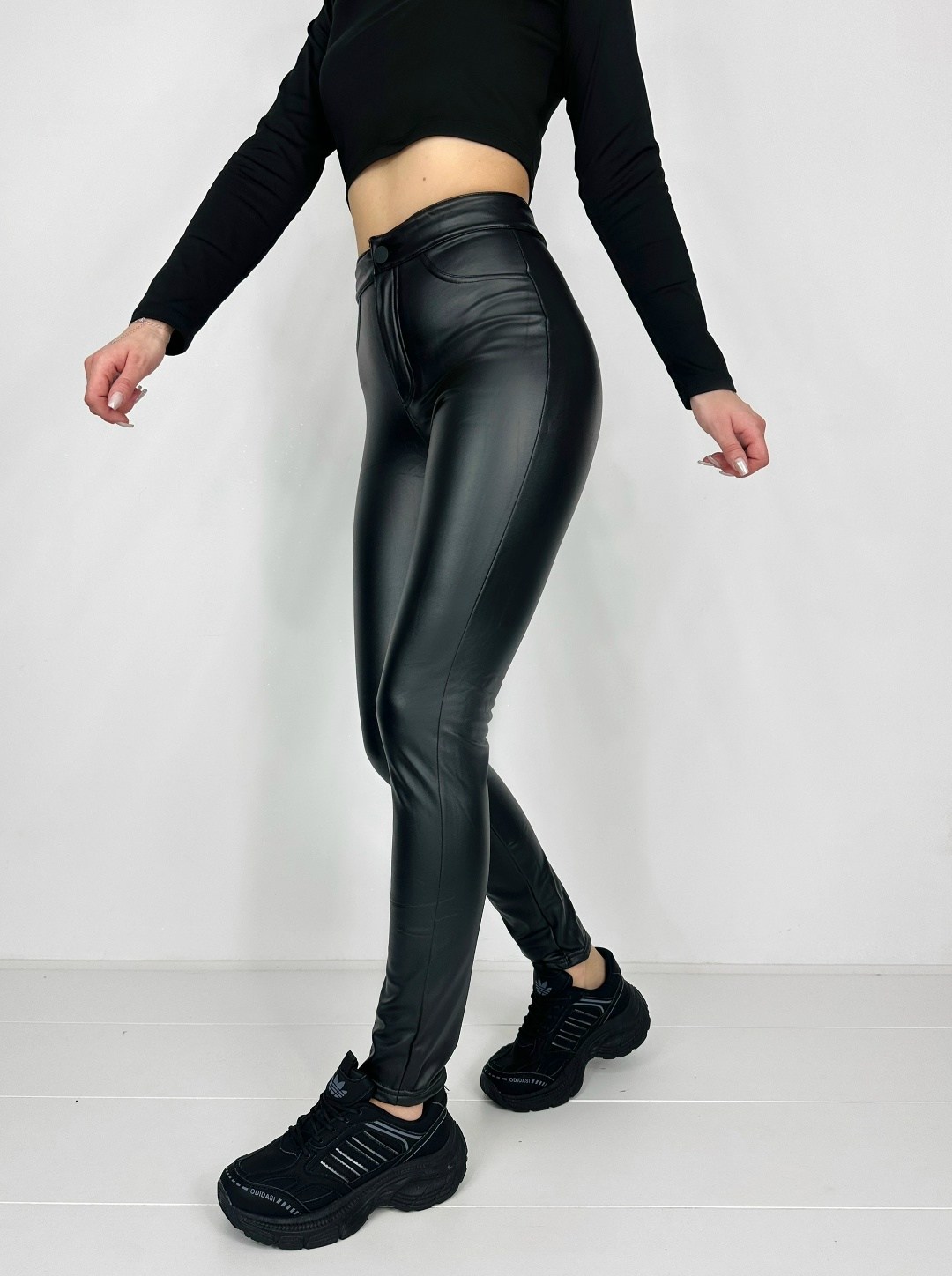 кожаные лосины,легинсы с кожаными вставками,кожаные брюки,кожаные штаны,кожаные брюки женские