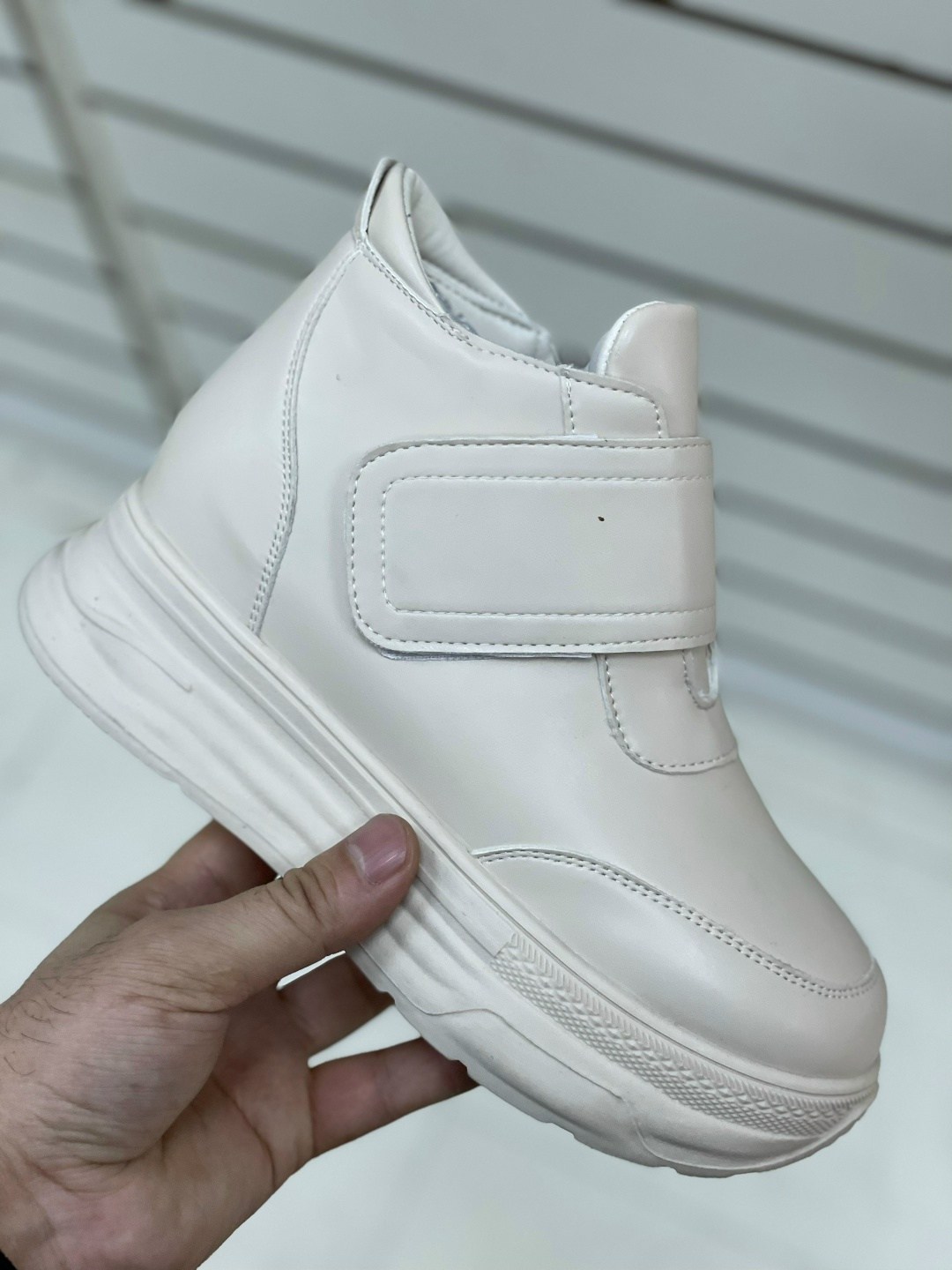 ,женская ,кроссовки женскиe,женские ботинки, женская зимняя