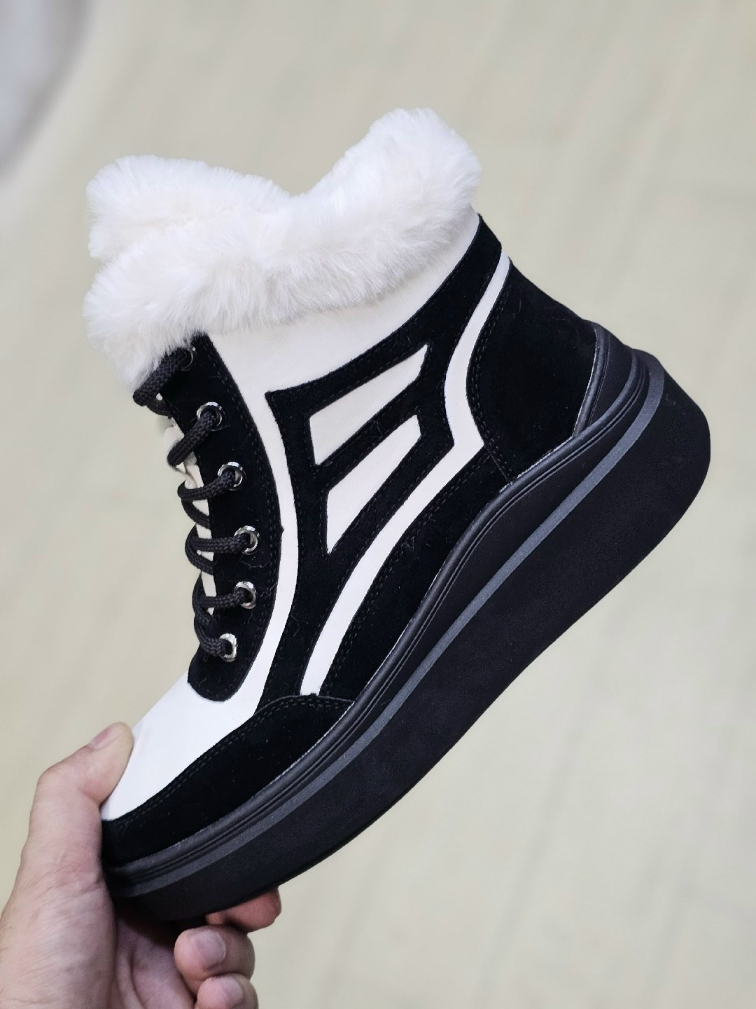 ,зимняя женская ,женские зимние кроссовки,кроссовки женские зимние с мехом,зимние женские ботинки