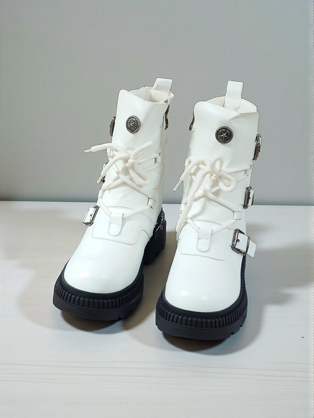 ,женские ботинки,модные ботинки,женская ,ботинки