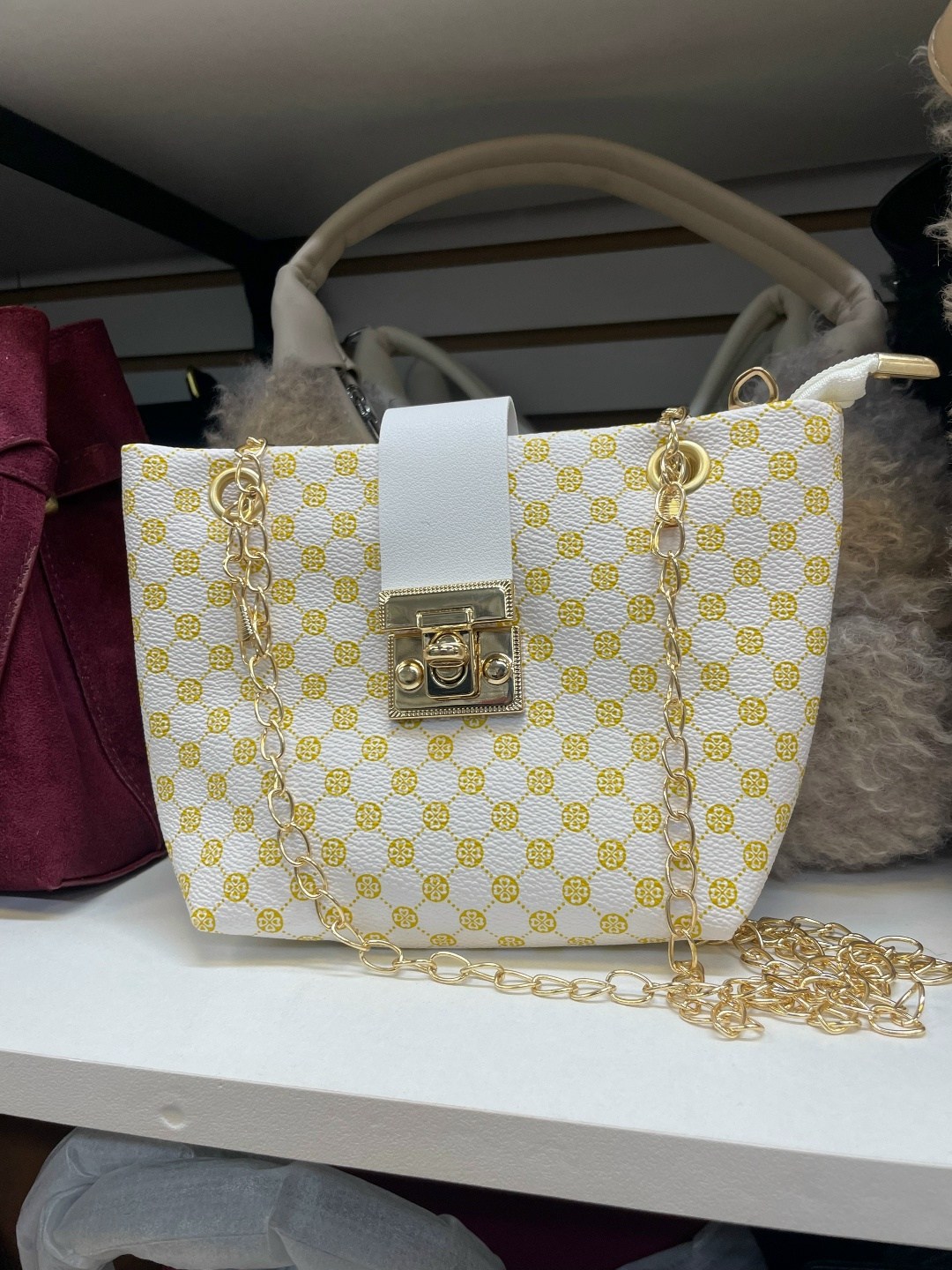 стильная мини сумка,сумка на цепочке через плечо,сумка на цепочке,сумка на цепочке женская,мини сумка