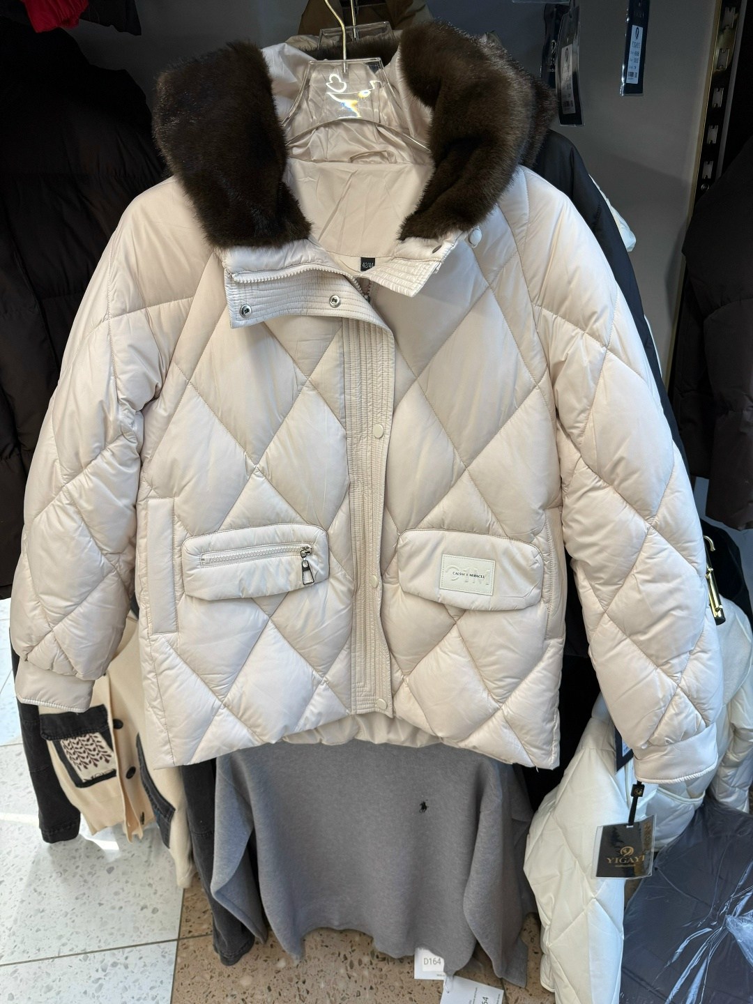 стильные пуховики,пуховики,зимние куртки,куртка пуховик,пуховик бежевый