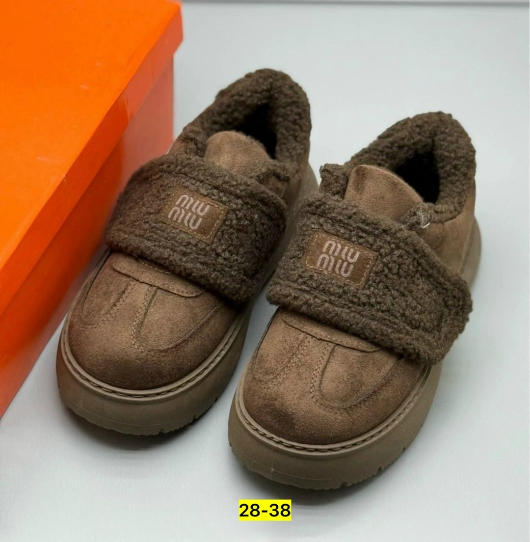 , теплая,меховая ,брендовая ,повседневная