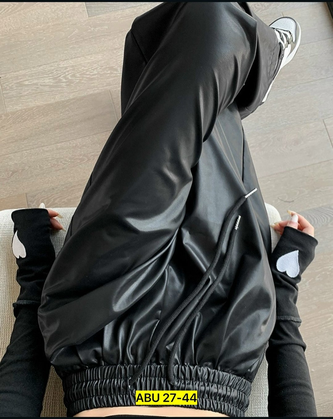 женские брюки,брюки стильные,бежевые кожаные брюки,модные брюки,женские классические брюки