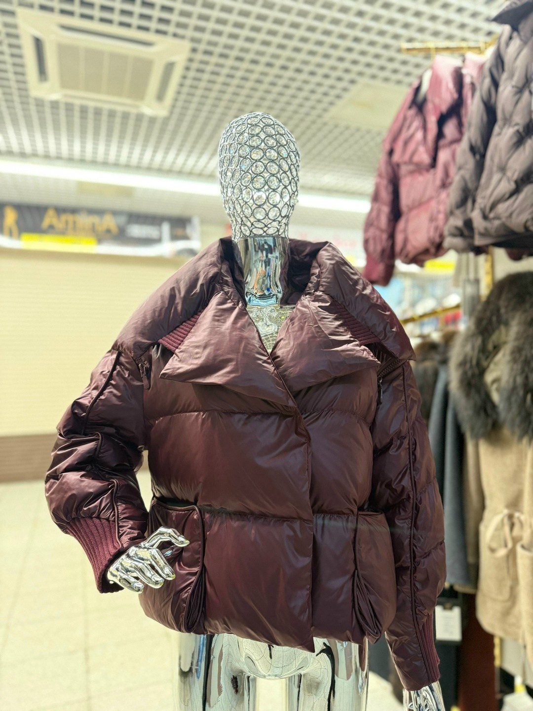 куртка пуховик,куртка модная,куртка,теплая куртка,женская куртка