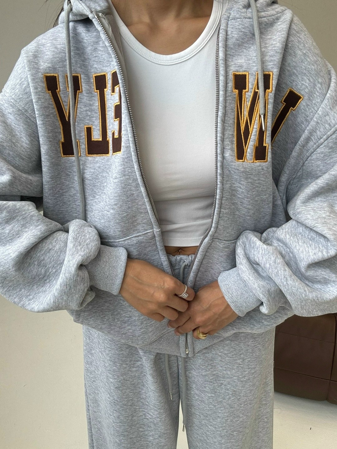 спортивные костюм,спортивные женские костюмы,костюмы комплекты,модная толстовка,спортивные костюмы утепленные