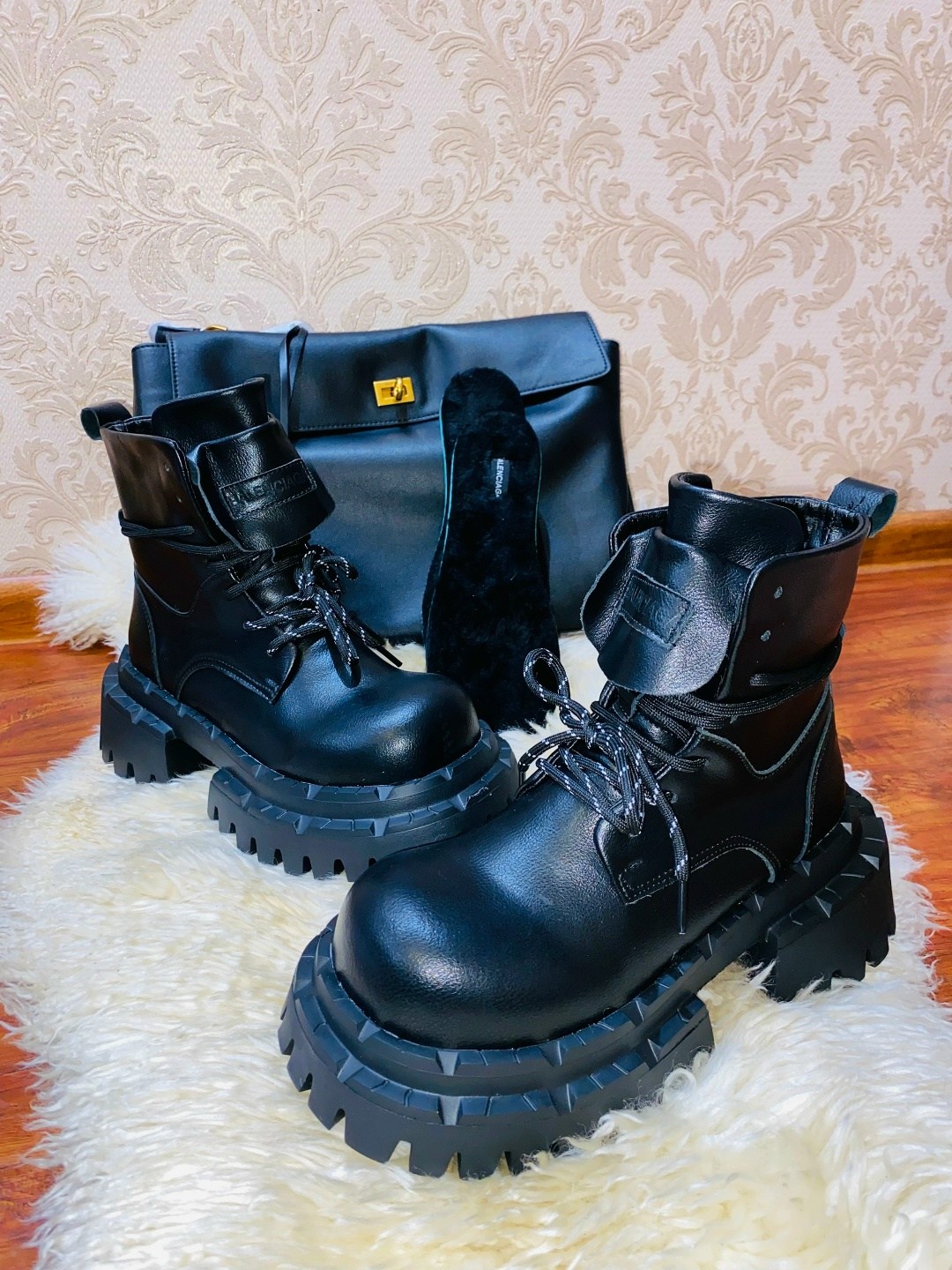 ,женские ботинки,ботинки,массивные ботинки,ботинки модные