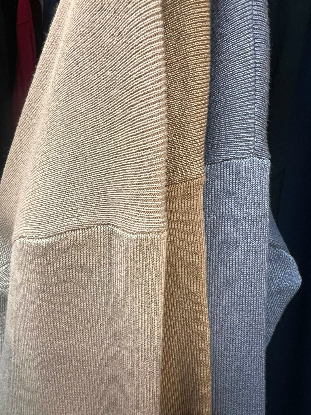 трикотажные костюмы,костюм трикотажный с юбкой,костюм трикотажный с юбкой вязаный,трикотажный костюм женский,костюм вязаный с юбкой