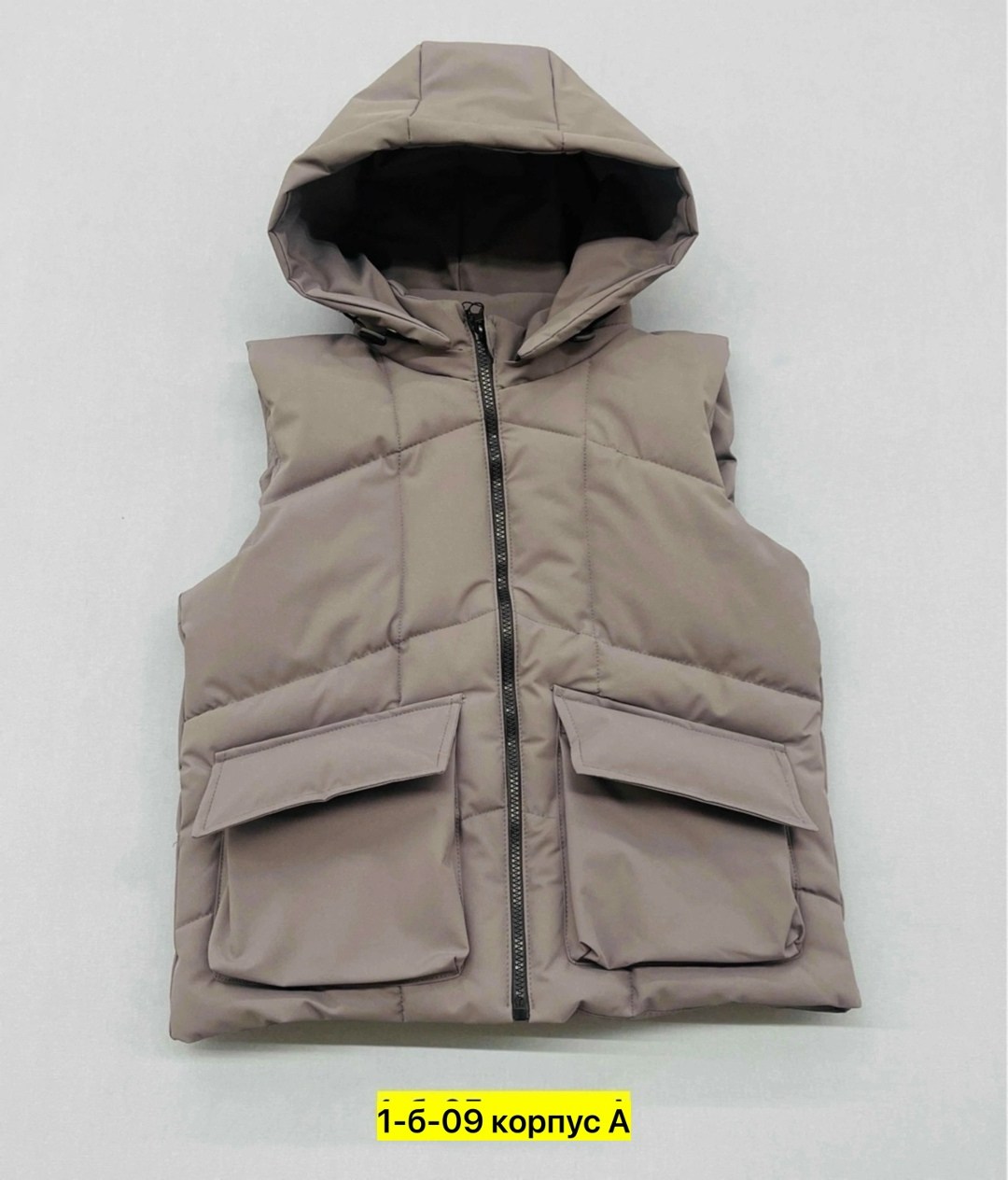 жилетка безрукавка утепленная с капюшоном,жилетка безрукавка утепленная,жилетка теплая,жилетка безрукавка утепленная детская,жилетка