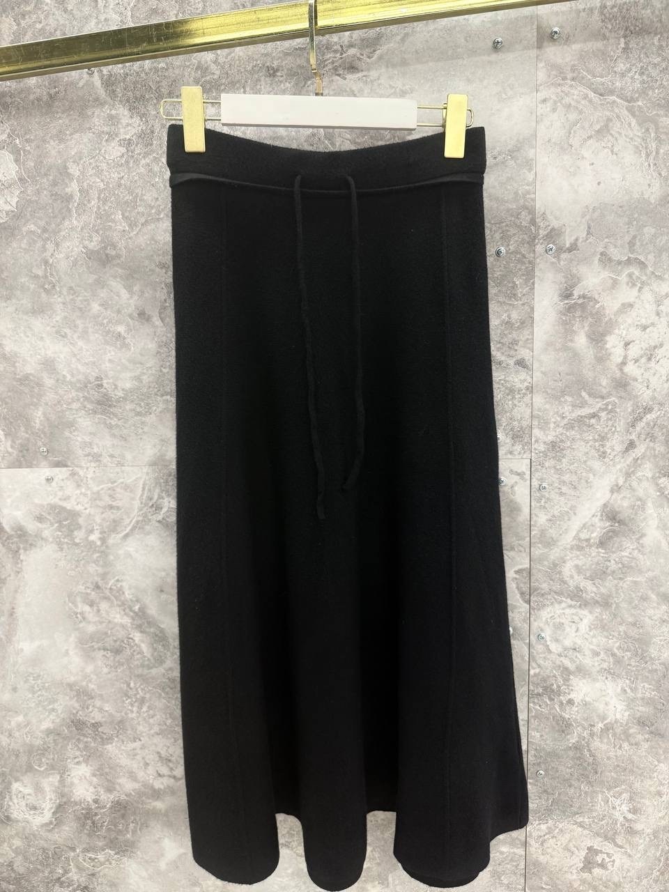 юбка,трикотажная юбка,юбка женская,юбка средней длины,вязаная юбка миди