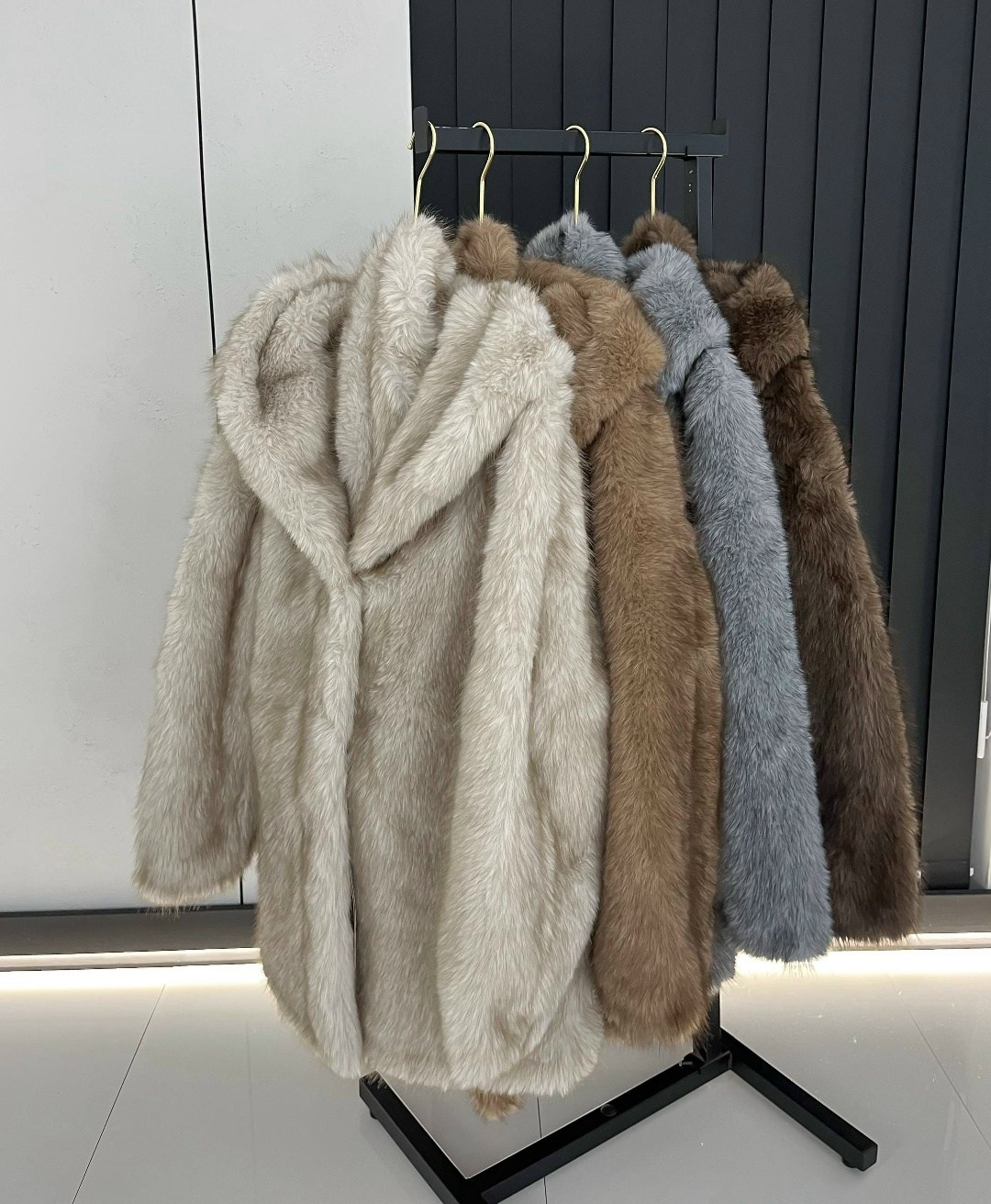 пальто из искусственного меха,меховое пальто,искусственная шуба,пушистое пальто,шуба женская