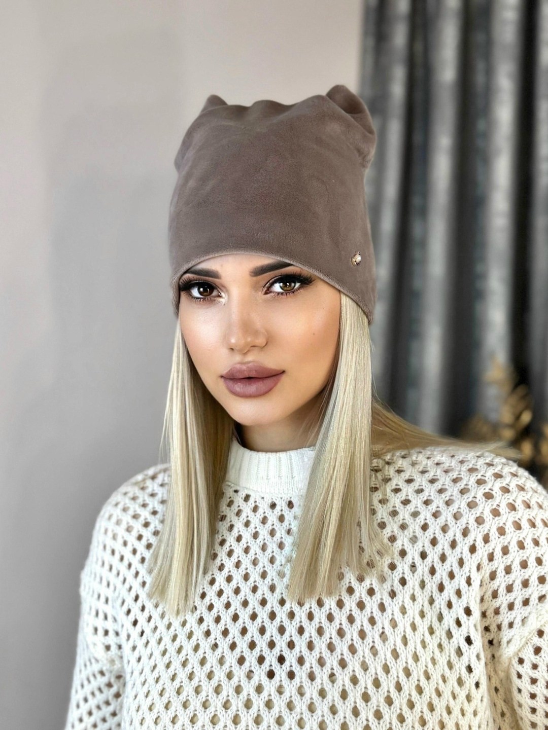 шапка женская,шапка для женщин,шапка женская велюровая,шапка черная женская,велюровая шапка