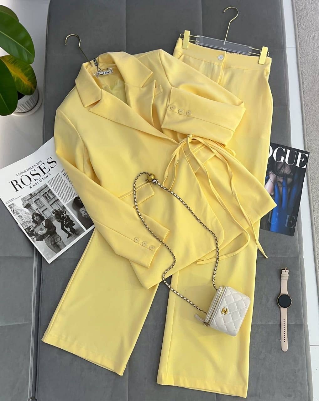 костюмы брючные,женские костюмы брючные,модные брючные костюмы,розовый костюм,костюм брючный женский стильный