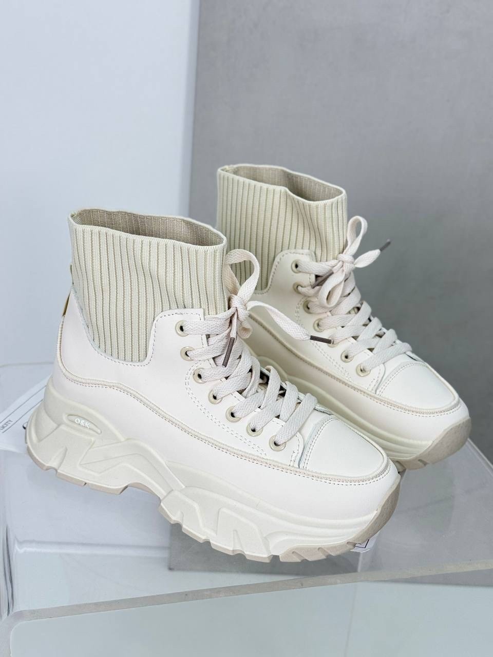 ,кроссовки женскиe,кроссовки женские зимние,модная спортивная ,женские массивные кроссовки