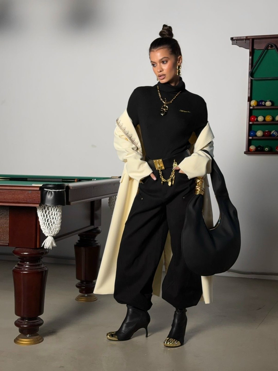 девушка,женская мода,модные женские,колье на модели,красивая модель