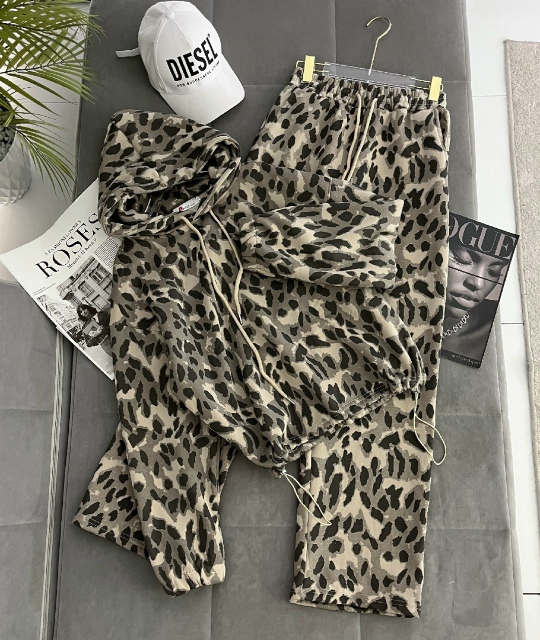 леопардовые костюмы,костюм леопард,костюм на флисе,костюм с принтом,теплый костюм