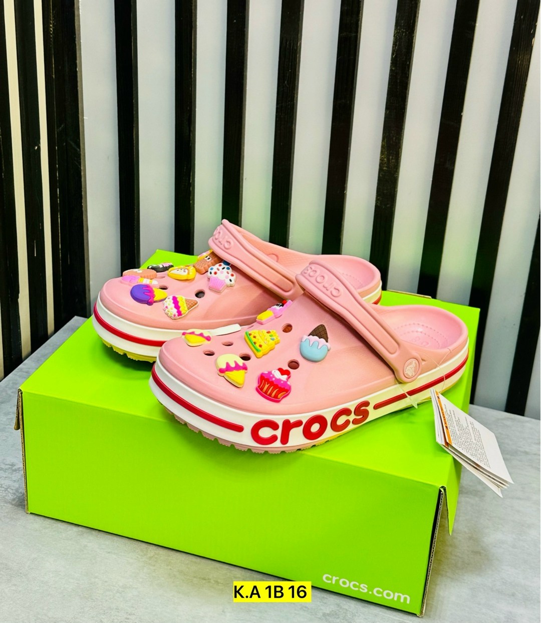 ,шлепанцы крокс,крокс ,кроксы с6,пины для кроксов