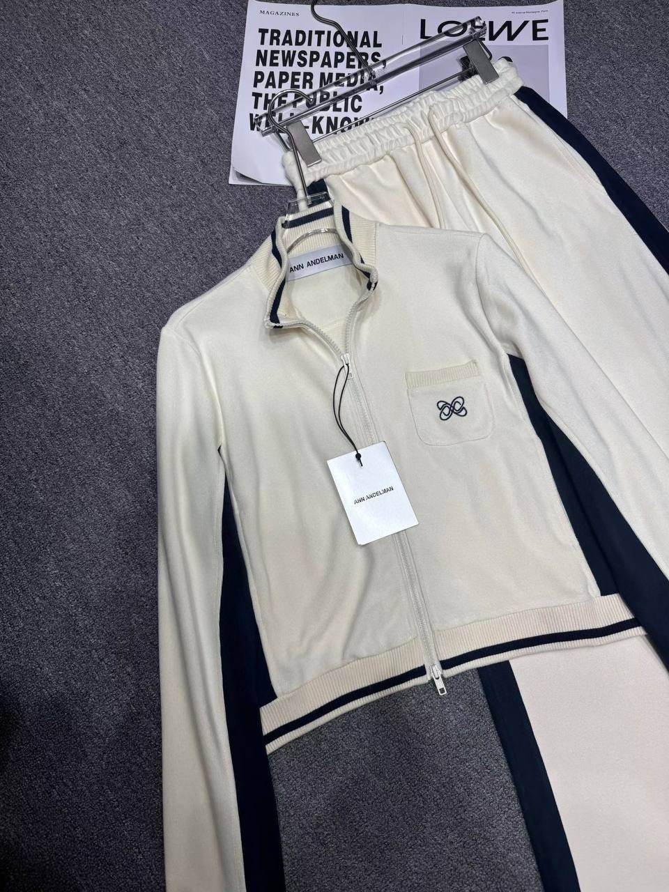 костюмы спортивные,спортивные костюмы женские,спортивный костюм кристиан диор,трикотажные костюмы,костюм повседневный спортивный