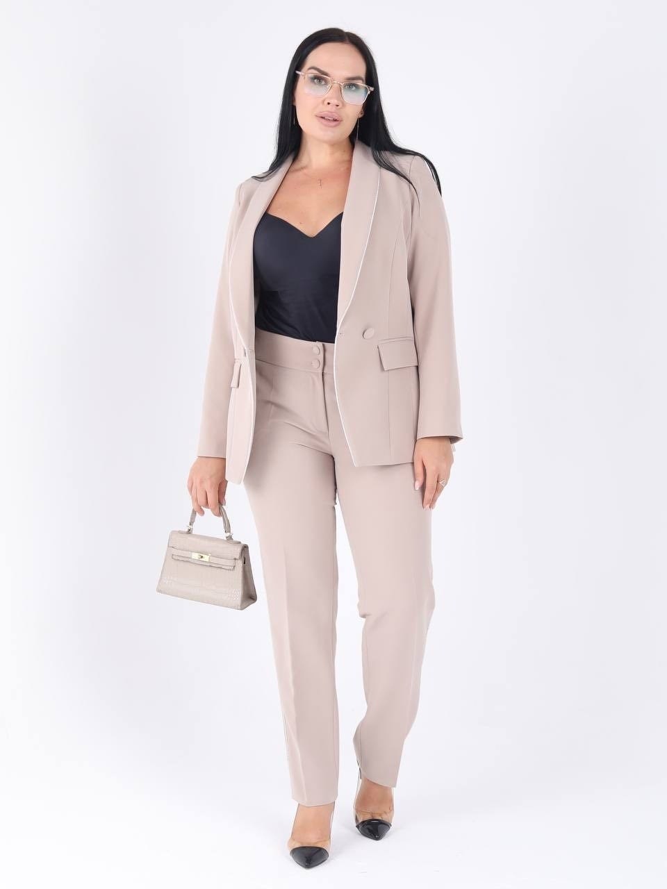 костюмы брючные,белый брючный костюм,белый женский костюм,женские костюмы брючные 50р,белый костюм женский брючный