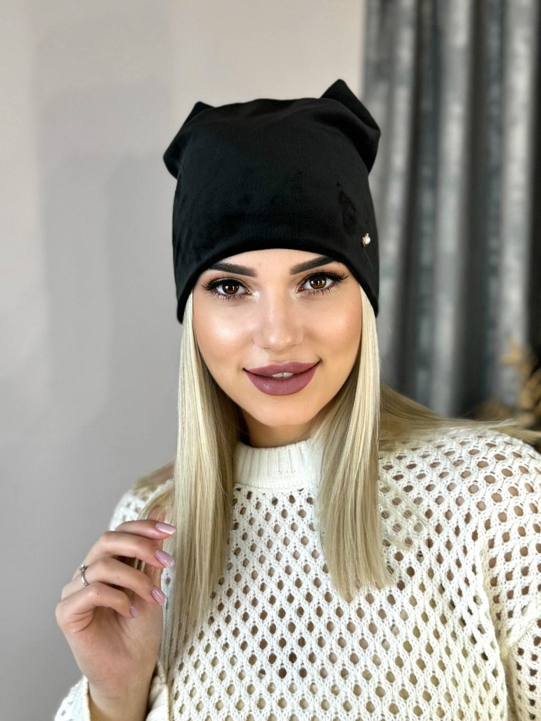 шапка женская,шапка для женщин,шапка женская велюровая,шапка черная женская,велюровая шапка
