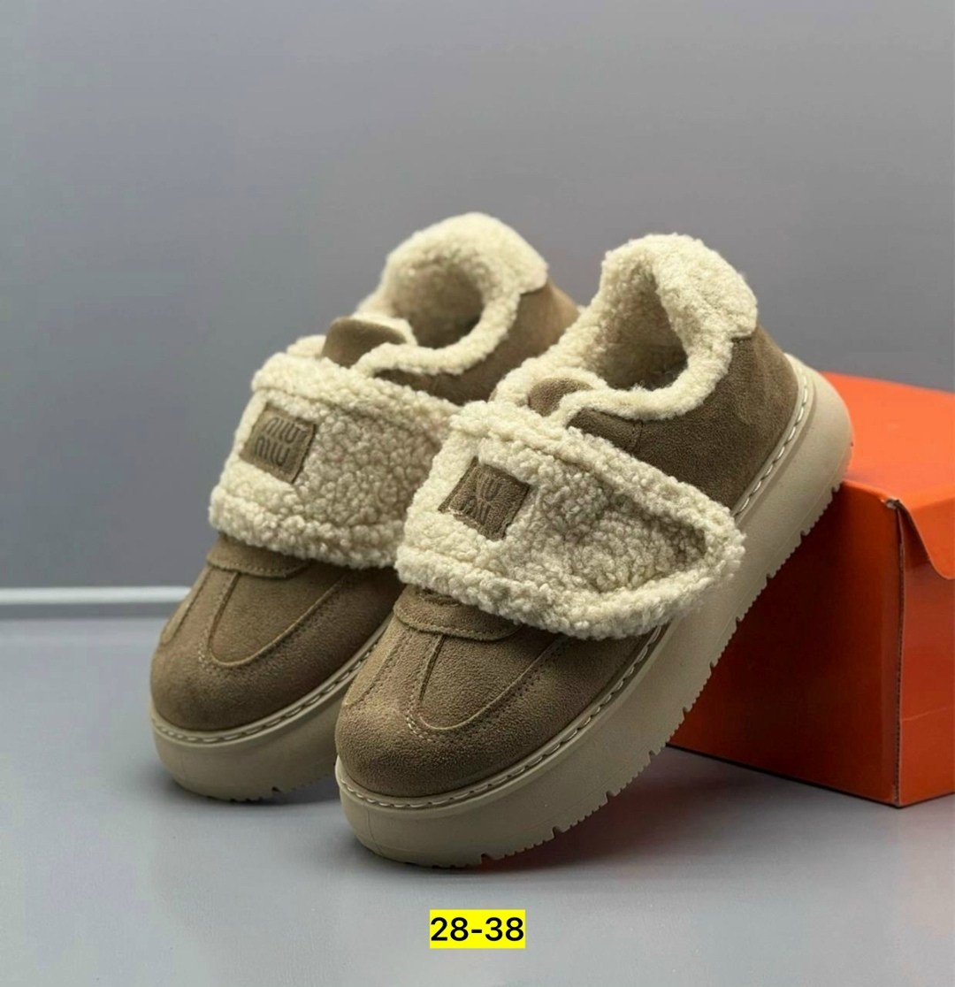 , теплая,меховая ,брендовая ,повседневная