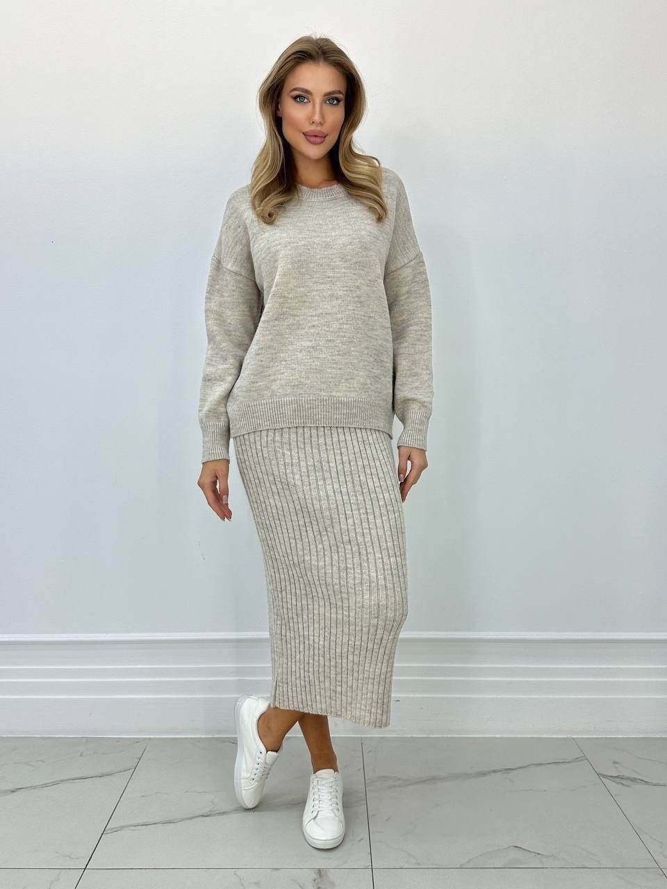 женский трикотажный костюм с юбкой,трикотажные костюмы с юбкой,трикотажные костюмы,трикотажный вязаный костюм с юбкой,теплый костюм с юбкой