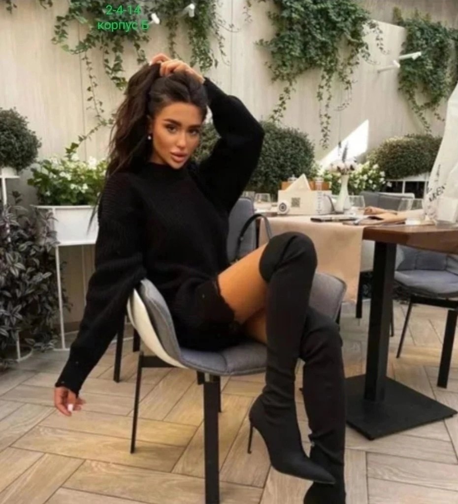 свитер в стиле оверсайз,свитер рваный женский,свитер рваный розовый,свитер с дырками,рваный свитер женский розовый