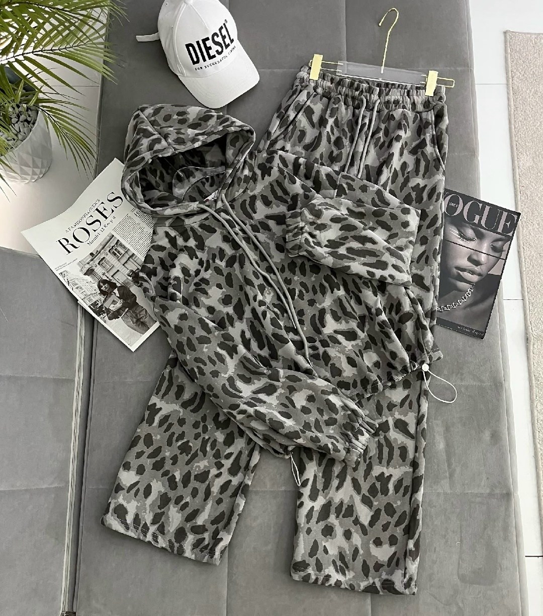 леопардовые костюмы,костюм леопард,костюм на флисе,костюм с принтом,теплый костюм