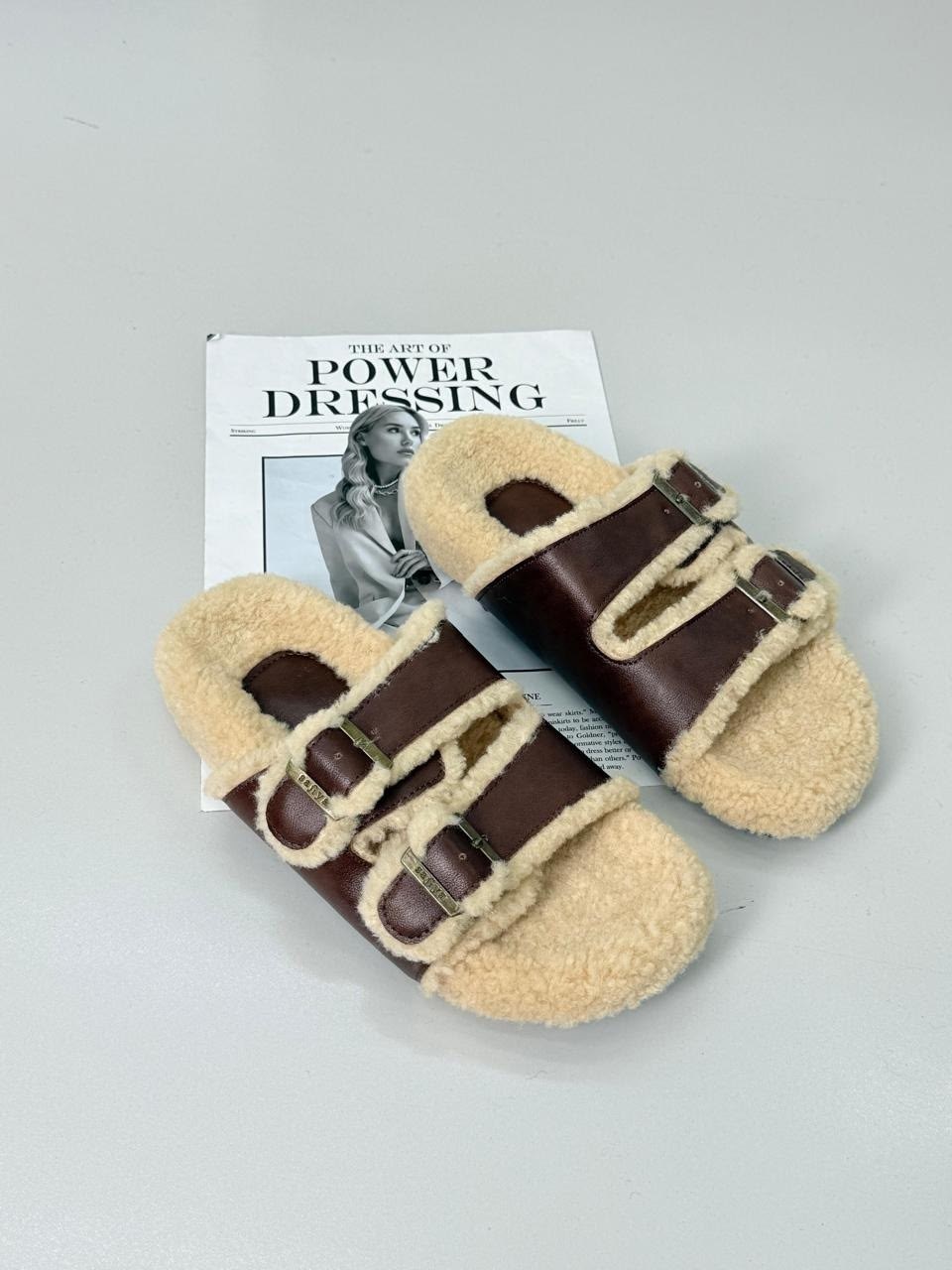 ,шлепанцы женские,тапочки модные,домашние тапочки,женские тапки